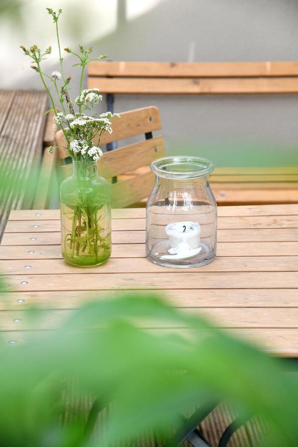 Jethon Studio-Appartement Im Gruenen Bernburg Bagian luar foto